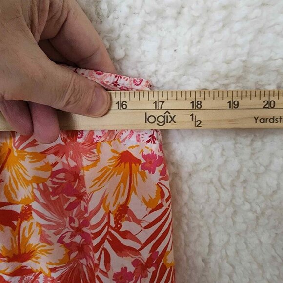 Old navy blouse size small multi color floral pattern light and flowy Rayon - Picture 5 of 7